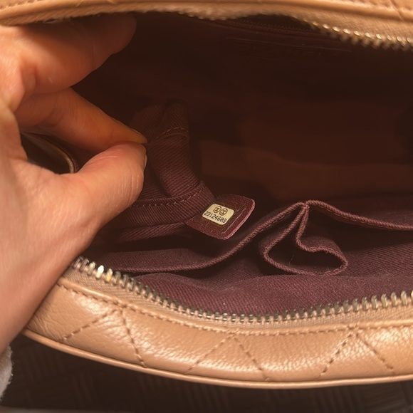 Chanel Coco Curve Vanity – Beige Shiny Calfskin & Goatskin, Antique Gold-Tone Ch - Picture 11 of 12